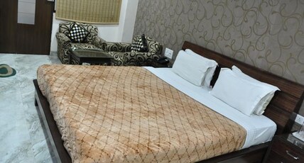 Richie Rich Royal Inn Room Type - Richie Rich Delux With Free Wifi