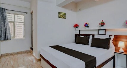 SGR palace Room Type - Deluxe Non AC room