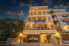 FabHotel Novel Suites