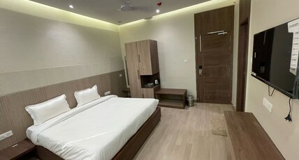 Aman Paradise Hotel & Banquet Room Type - Deluxe Room