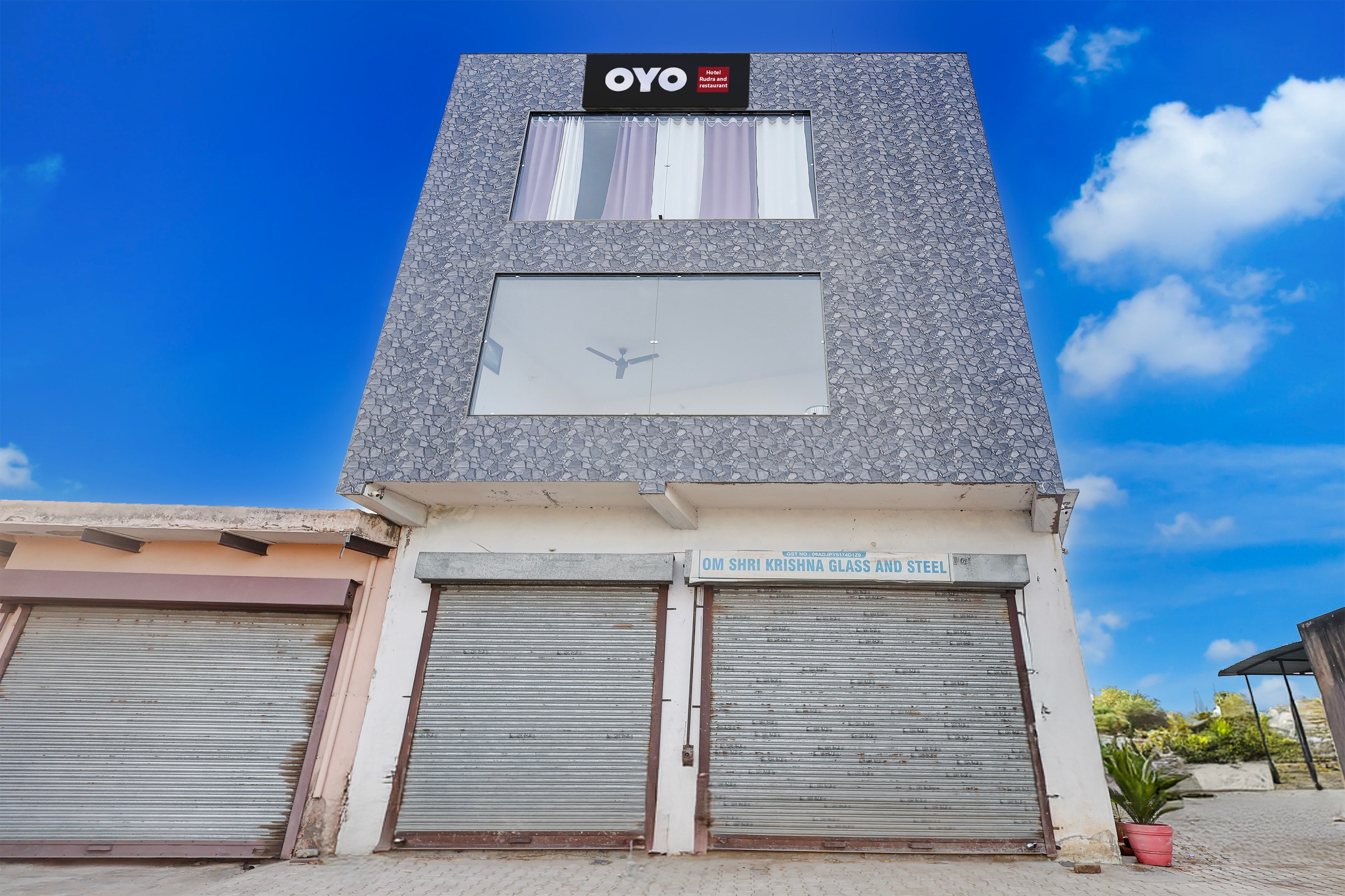 Hotel O Rudra Hotel and restaurant - Tap to explore photos
