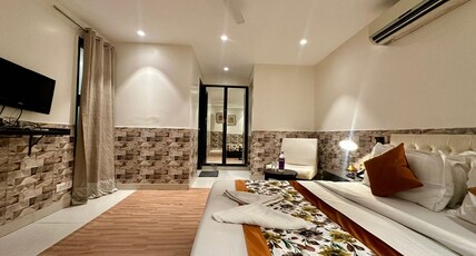 Hotel Grand Arcasia Saket 5 Mins from Max Hospital Room Type - Super Deluxe Room Hotel Grand Arcasia Saket 5 Mins from Max Hospital Room Type - Super Deluxe Room