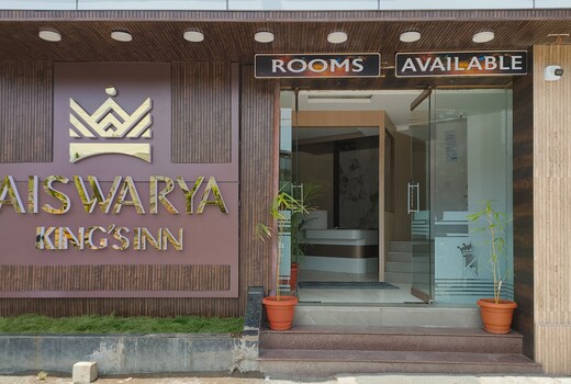 Aiswarya Kings inn