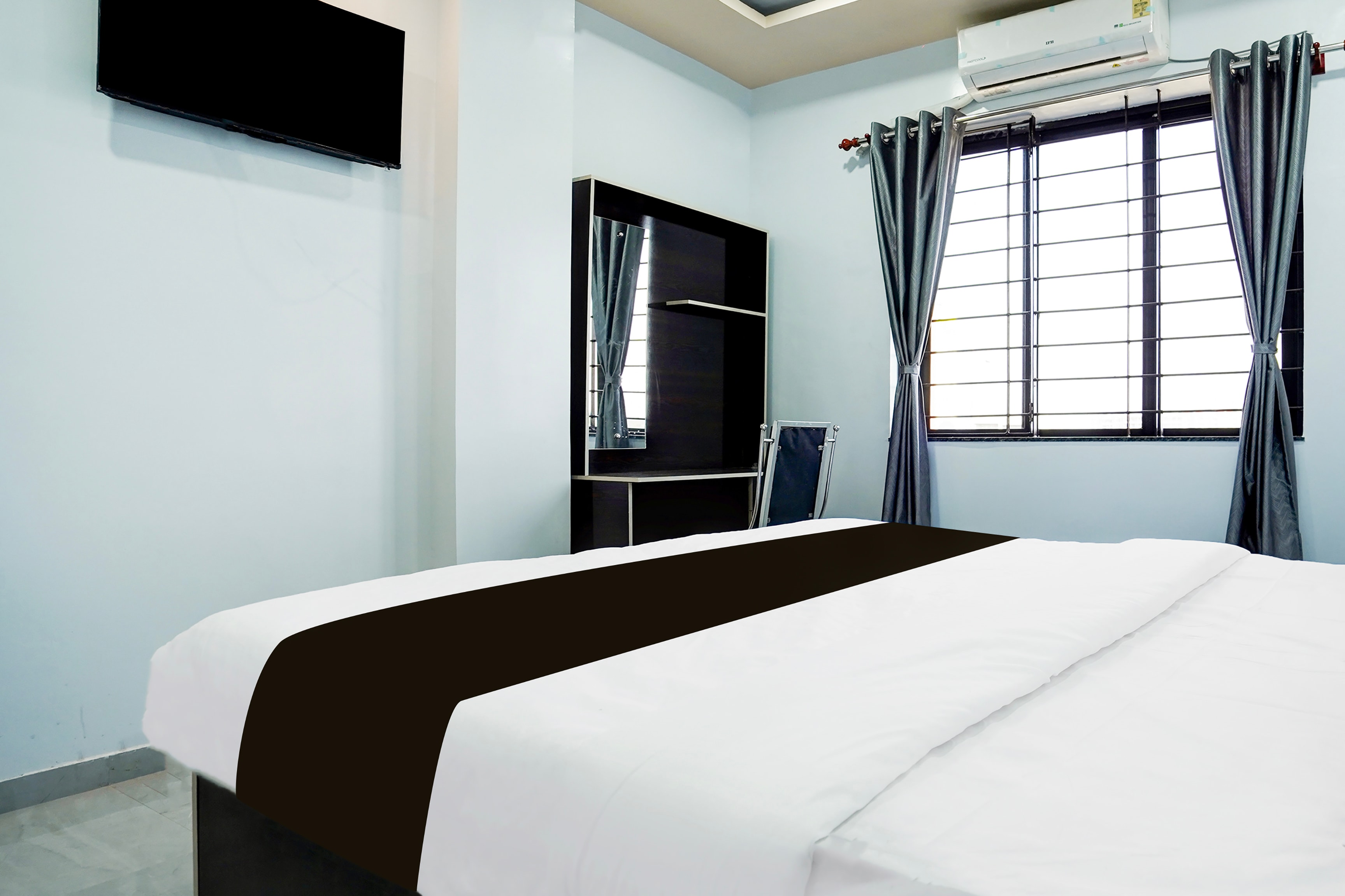 Super Hotel O Dabha Hilltop - Tap to explore photos