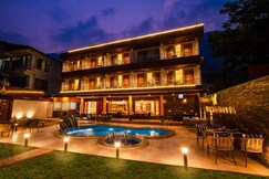 Massif Resort & Spa