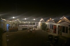 Sky Lark Huts And Cottages