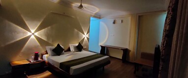 Hotel Shikhar Palace