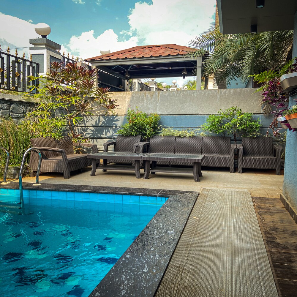 The Cherrie villas - Tap to explore photos