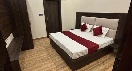 Hotel Alkraj Room Type - Deluxe Room