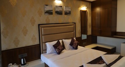 Hotel Blisss Room Type - Deluxe AC Room