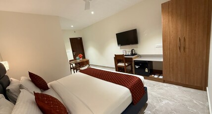 Hotel Maritan - Hitech City Room Type - Executive Room With King Bed