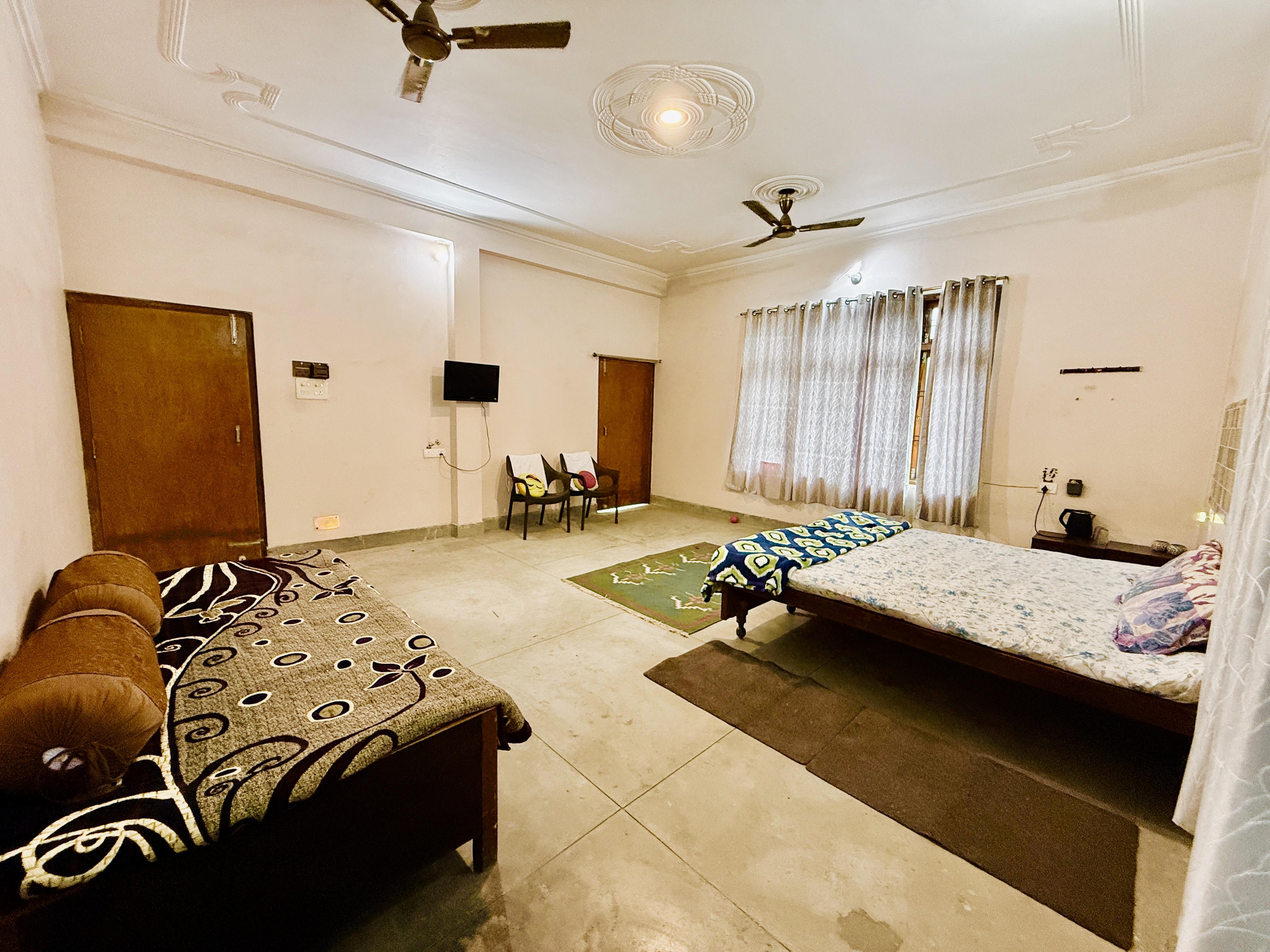 Aastha yadav - Tap to explore photos