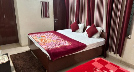 Varanasi Paradise Room Type - Deluxe Room AC