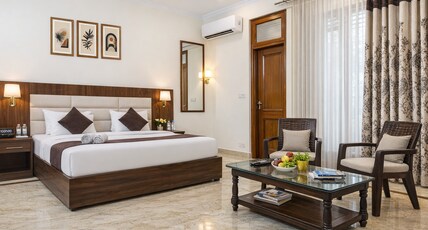 Hotel Warm Welcome Inn Sec 51 Room Type - Deluxe Double Room