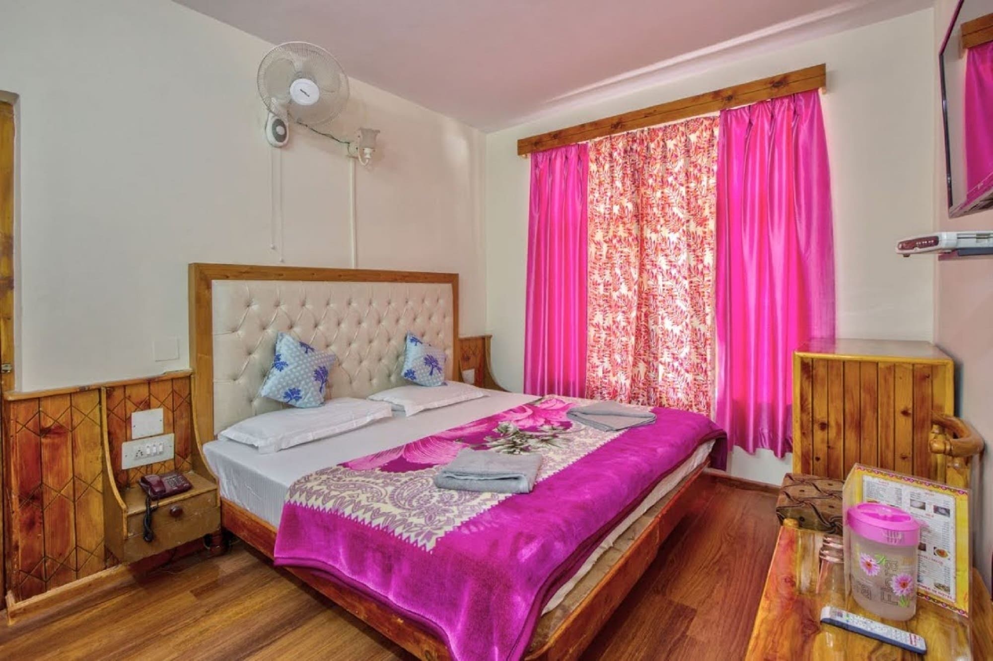 Hotel Diamond, Mall Road Manali. - Tap to explore photos