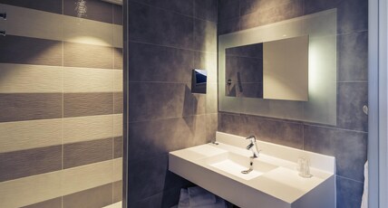 Hotel Mercure Cherbourg Centre Port Room Type - Family Room - 1 double bed and 1 sofa bed for 2 children