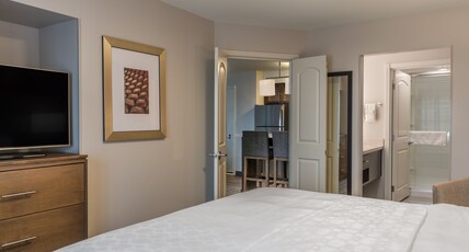 Staybridge Suites Anchorage, an IHG Hotel Room Type - 1 Bedroom Suite Mobility Accessible Tub Staybridge Suites Anchorage, an IHG Hotel Room Type - 1 Bedroom Suite Mobility Accessible Tub