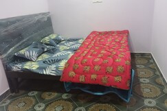 Kanha Homestay and restaurant