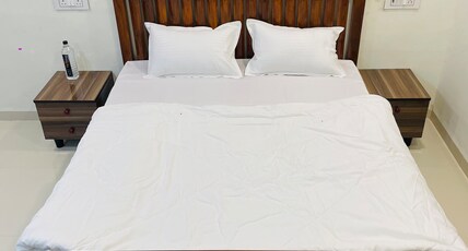 Hotel Sahyadri Room Type - Deluxe Room without AC