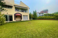 Raichak Choudhury Bungalow