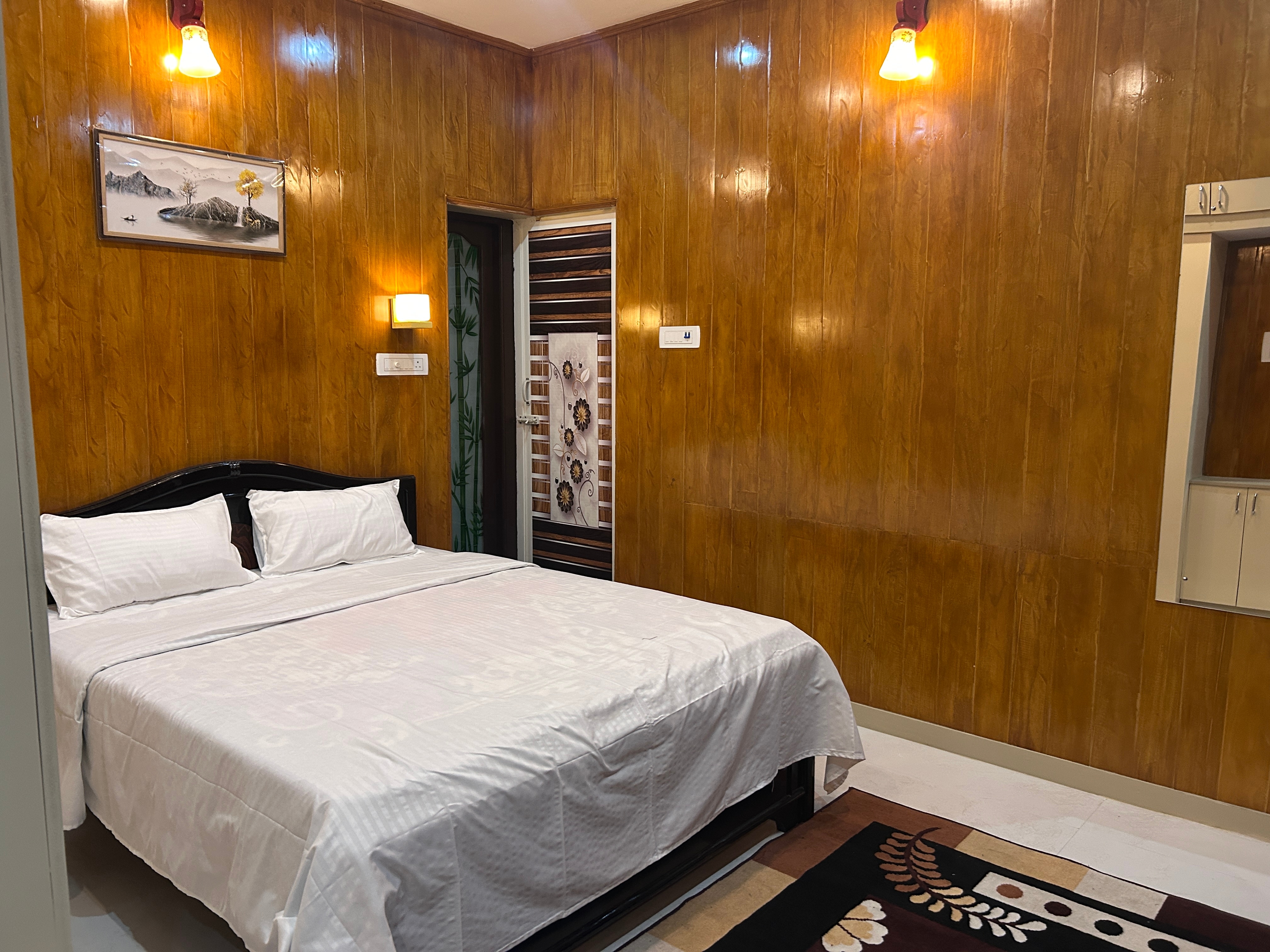 Franklins Finestay - Tap to explore photos