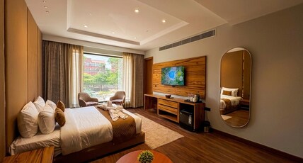 Kamay The Premium - Golf Course Ext Road & Near Artemis, Medanta Hospital Room Type - Luxury Room City View with Working desk