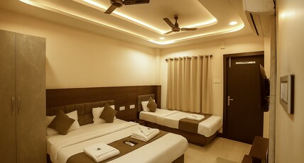 Hotel Dev Kripa Room Type - Deluxe Triple Bed Room