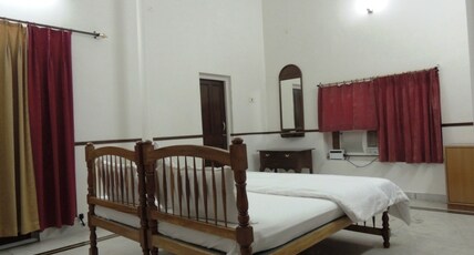 Kunjpur Guest House Room Type - Deluxe AC Room