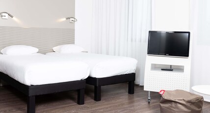 ibis Styles Lille Aeroport Room Type - Standard Room with two single beds