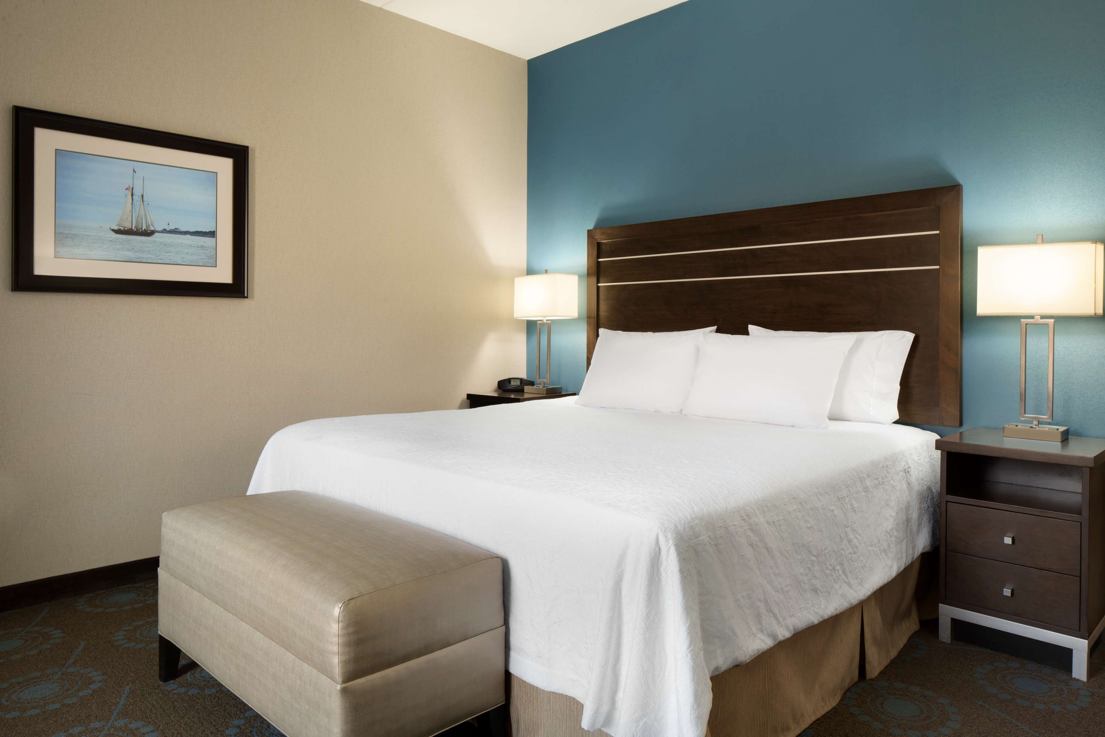 Hampton Inn & Suites Edgewood/Aberdeen-South, MD - Tap to explore photos
