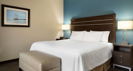 Hampton Inn & Suites Edgewood/Aberdeen-South, MD Room Type - 1 KING BED NONSMOKING