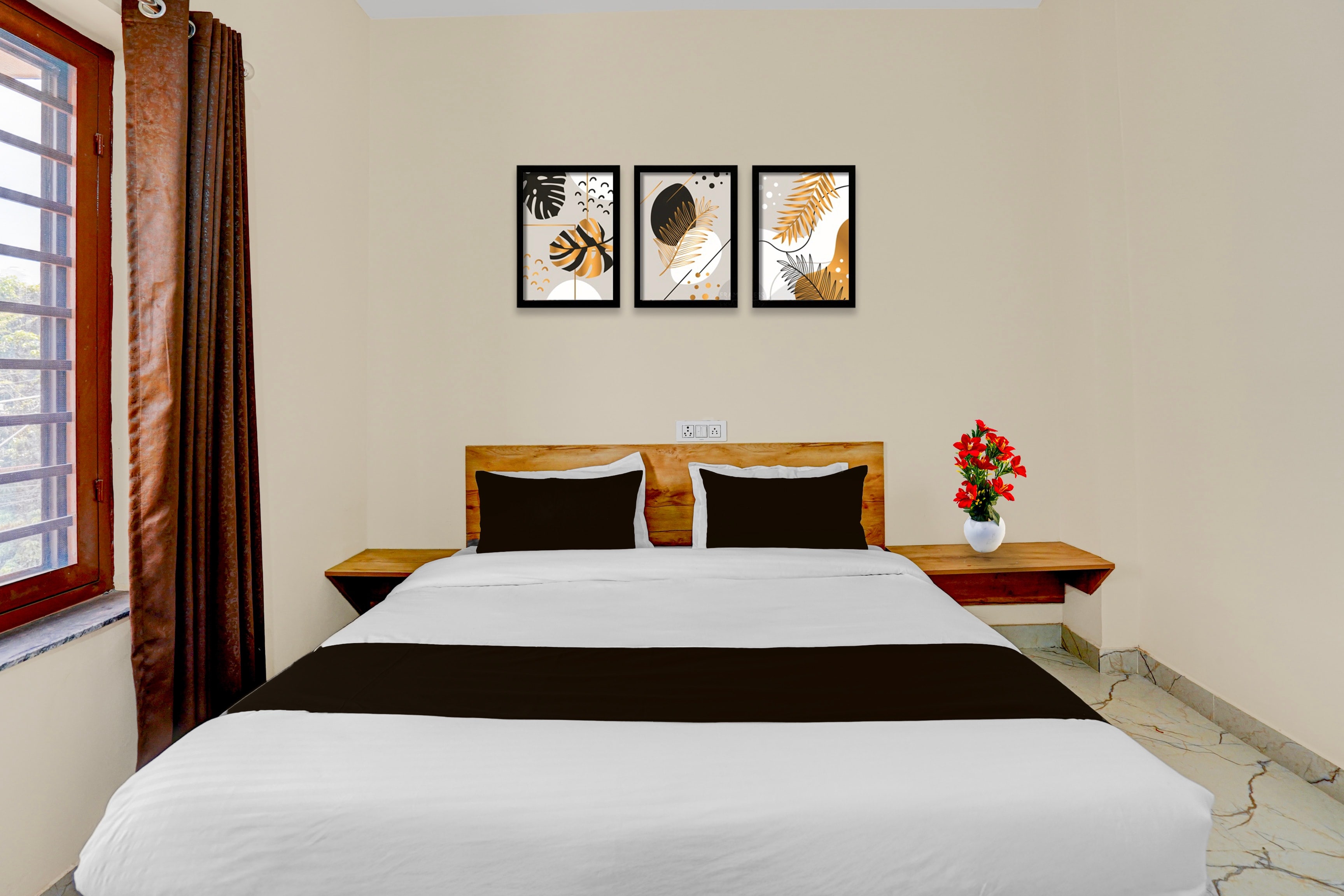 Super Hotel O Dharampur Crossway - Tap to explore photos