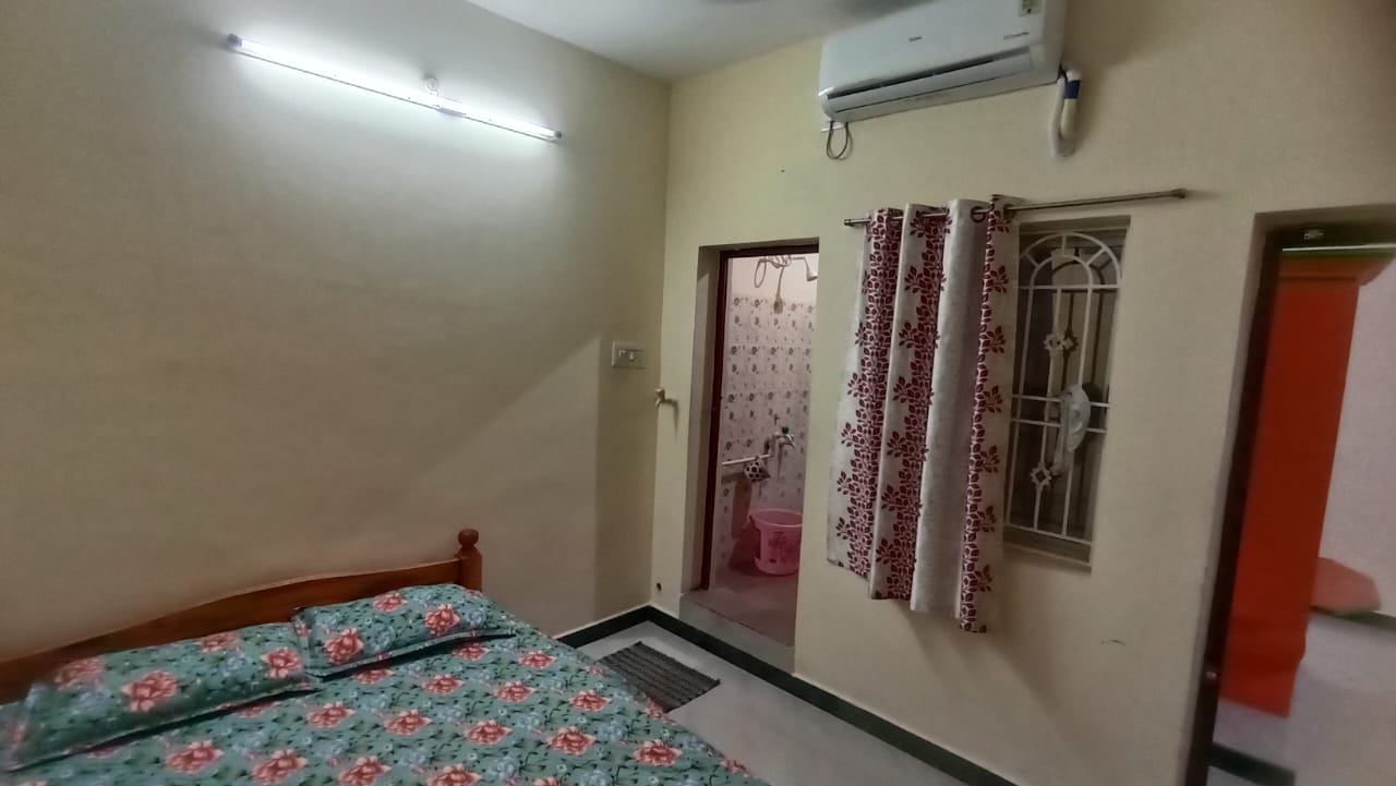 M Kumar Guest House TVM - Tap to explore photos