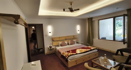 Hotel Dream Run by The White rookies Room Type - DELUXE ROOM Hotel Dream Run by The White rookies Room Type - DELUXE ROOM