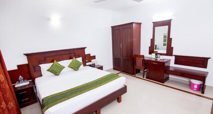 HOTEL CENTRE POINT Room Type - SUIT ROOM