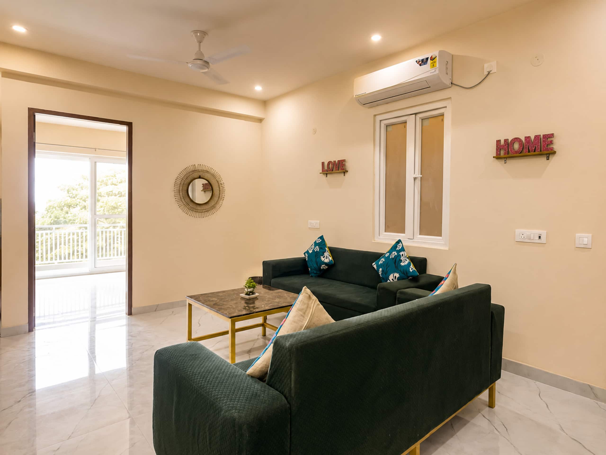 Instay 677 I 3bhk luxury Service Apartment Unitech Cyber Park - Tap to explore photos