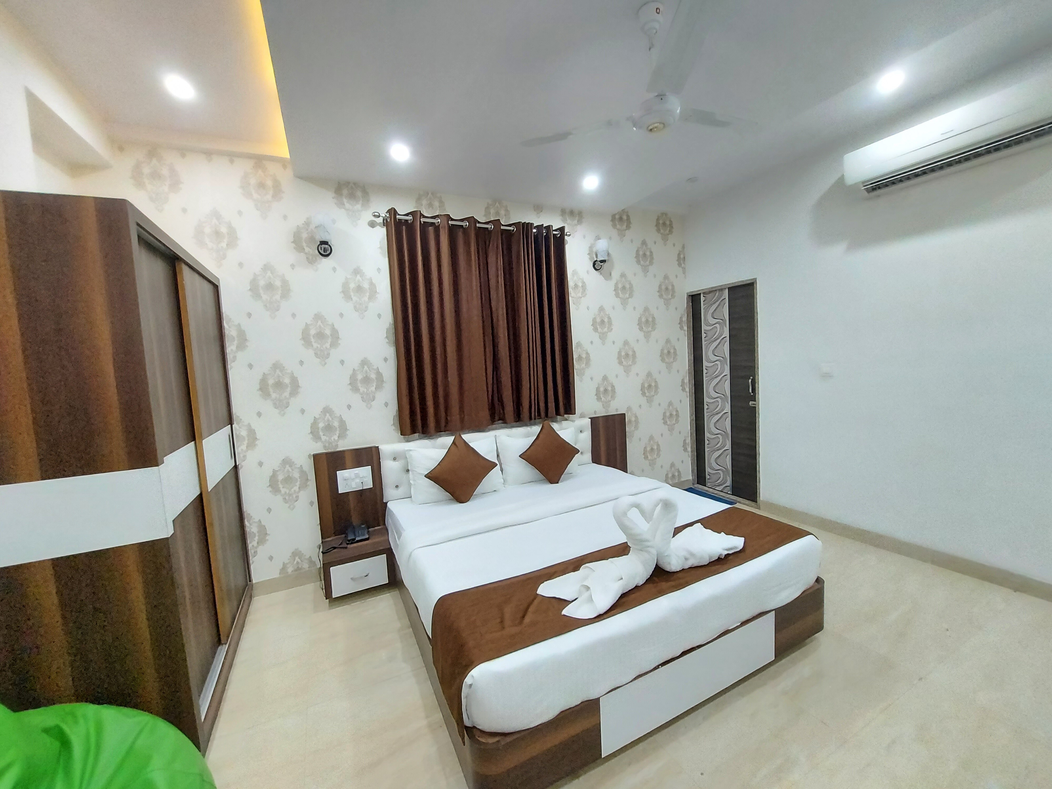 Hotel Harku Villa - Tap to explore photos