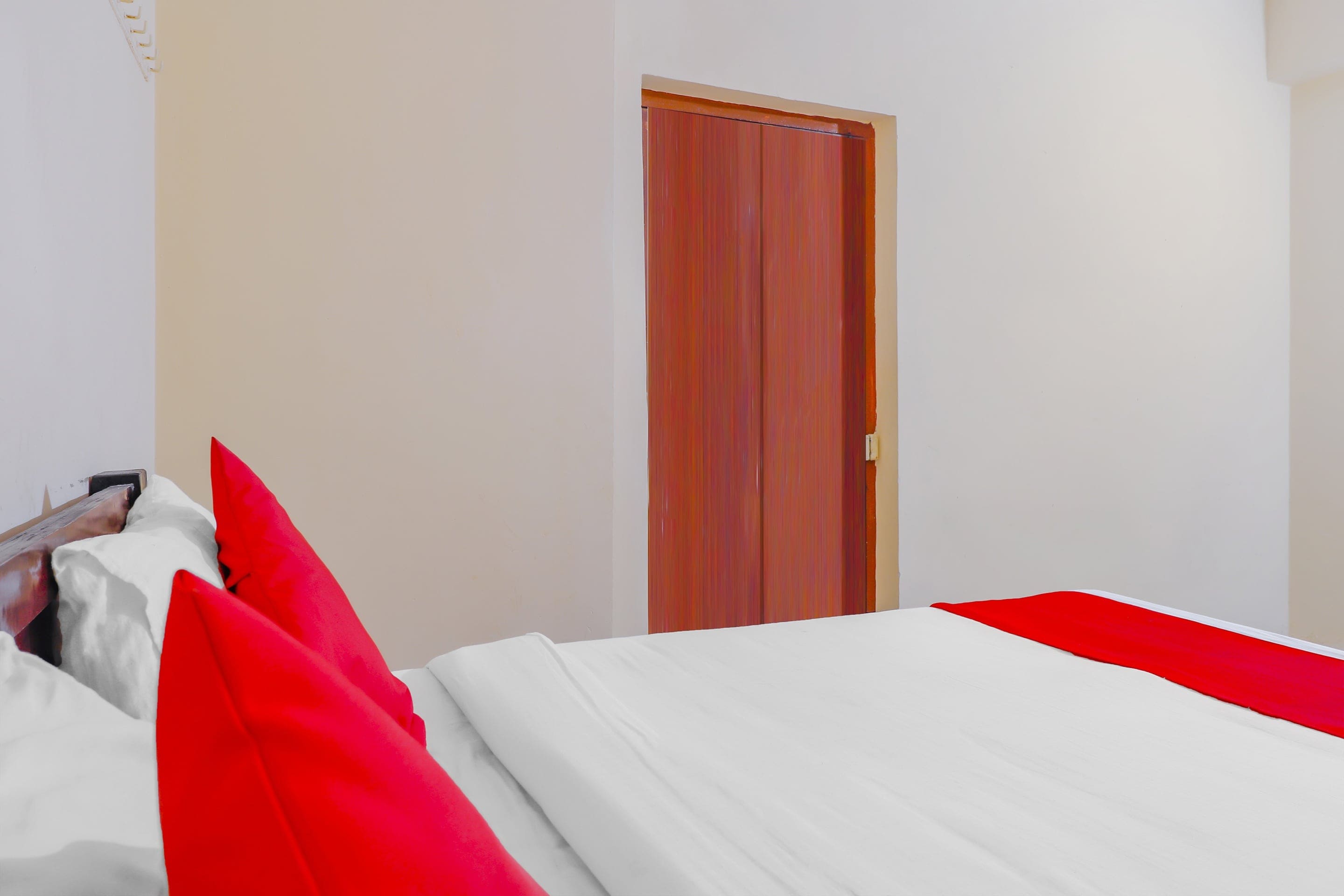 Hotel O PRIME NEST ROOMS - Tap to explore photos