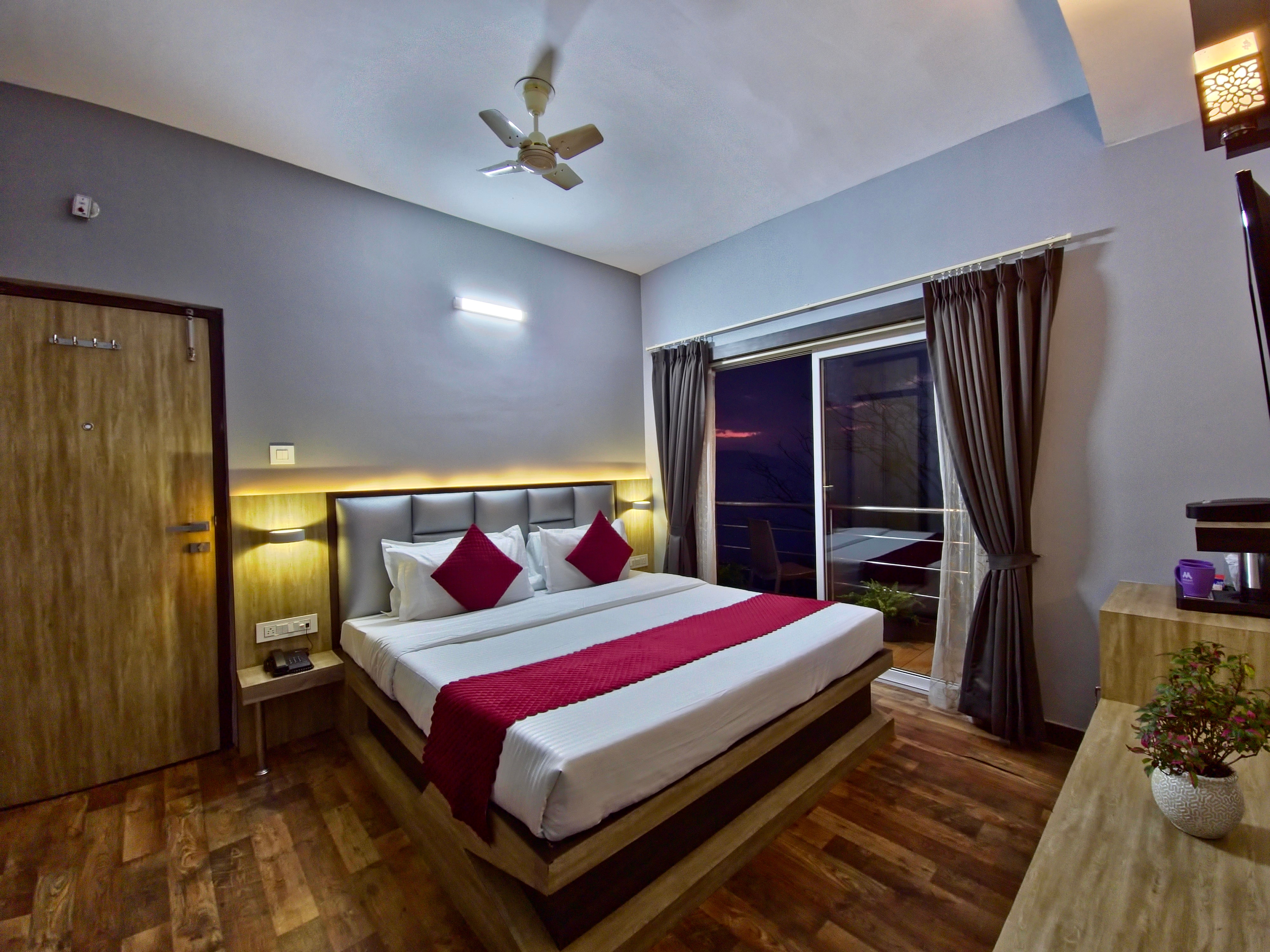 Hotel bashera - Tap to explore photos