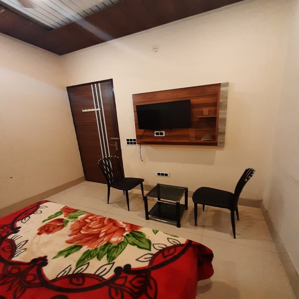 Hotel Tejas - Tap to explore photos