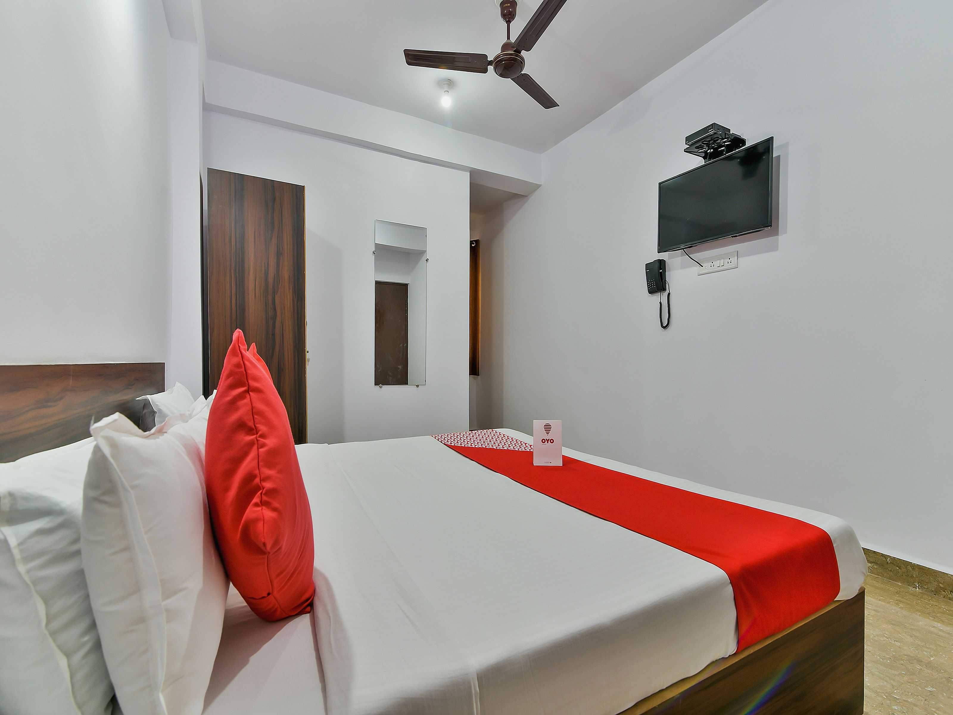 Hotel O Neelratna - Tap to explore photos