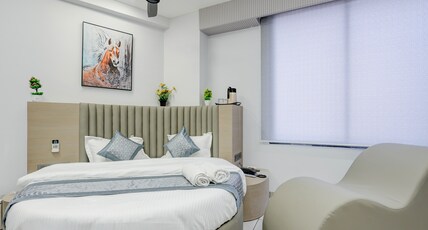 Hotel Lacasa Room Type - Suite Room ROUND Bed WIth Swimming Pool