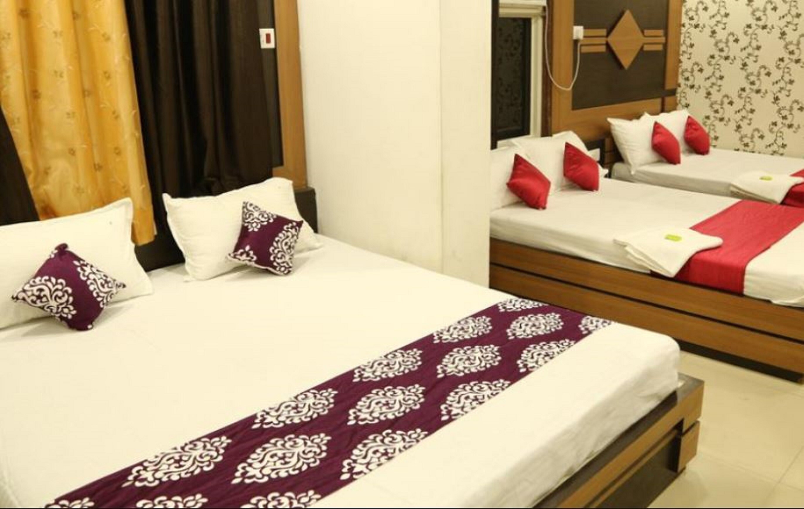 Hotel Silver Tree - Tap to explore photos