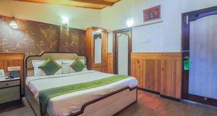 Vansh Regency (1 min walk from Lake & Mall Road) Room Type - Deluxe Room