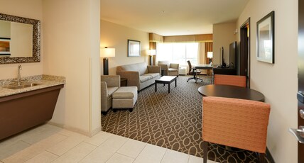 Holiday Inn MURFREESBORO Room Type - 1 Bedroom Suite 2 Queen