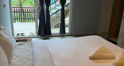 MISTY VALLEY INN Room Type - Queen Room