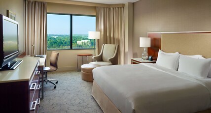 Hilton Atlanta Northeast Room Type - 1QN MOB HEARING ACC W TUB