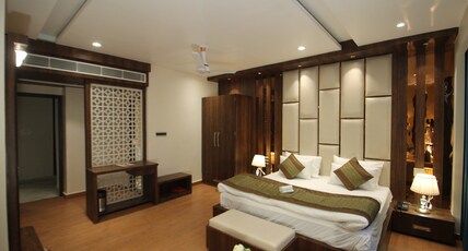 MOONLIGHT HOTEL Room Type - Suite Room