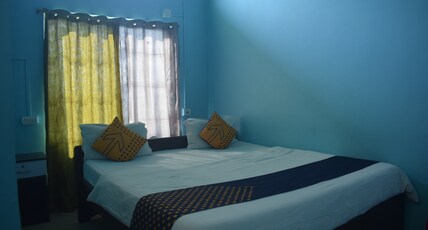 Royal Palace Room Type - Normal Room AC