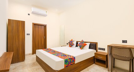 FabHotel The Dayals & Lawns - Nr. Ayodhya Dham Bus Station Room Type - Deluxe Room